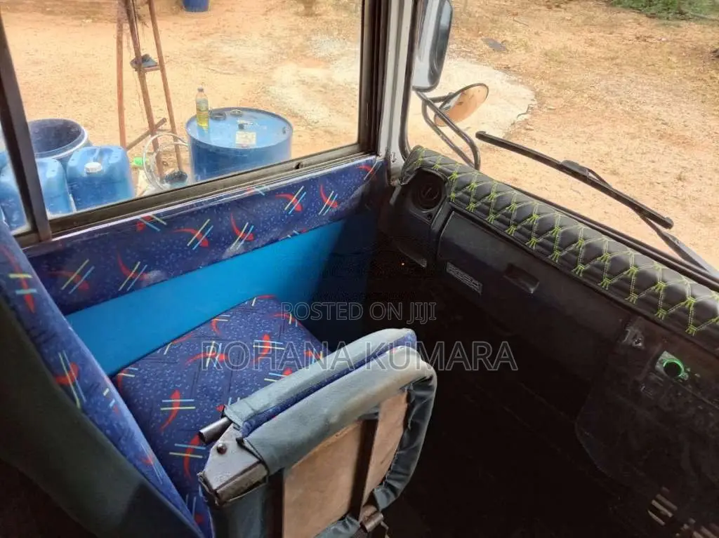 Mitsubishi Rosa 1980 Bus (Used)