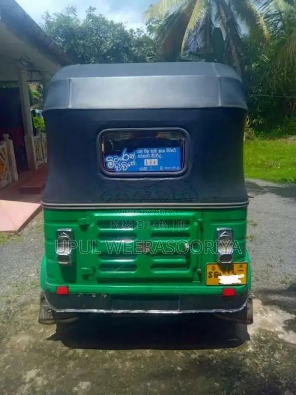Bajaj 4 Stroke 2011 Three Wheel (Used)