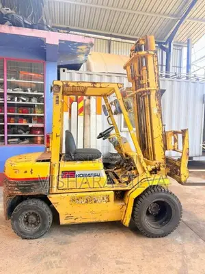 Komatsu Komatzu 2015 Heavy-Duty (Used)