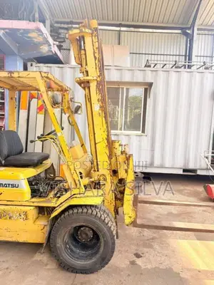 Komatsu Komatzu 2015 Heavy-Duty (Used)