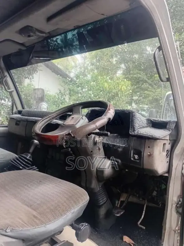 Mitsubishi Canter 1995 Lorry (Used)