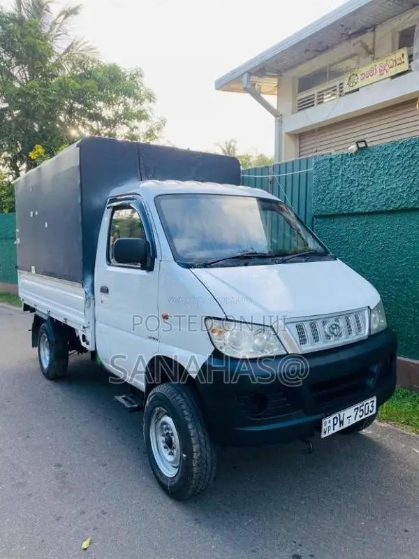 Micro Loader 717 2013 Lorry (Used)