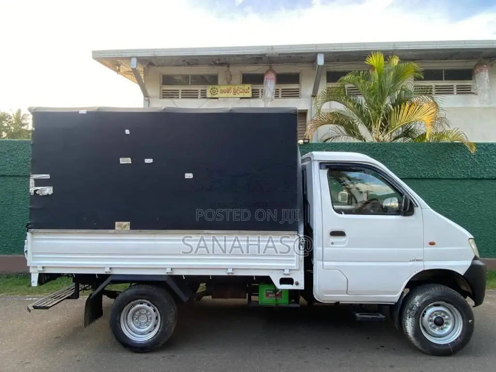 Micro Loader 717 2013 Lorry (Used)