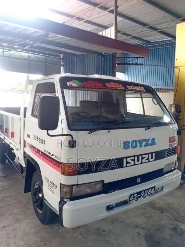 Isuzu NPR 1989 Lorry (Used)