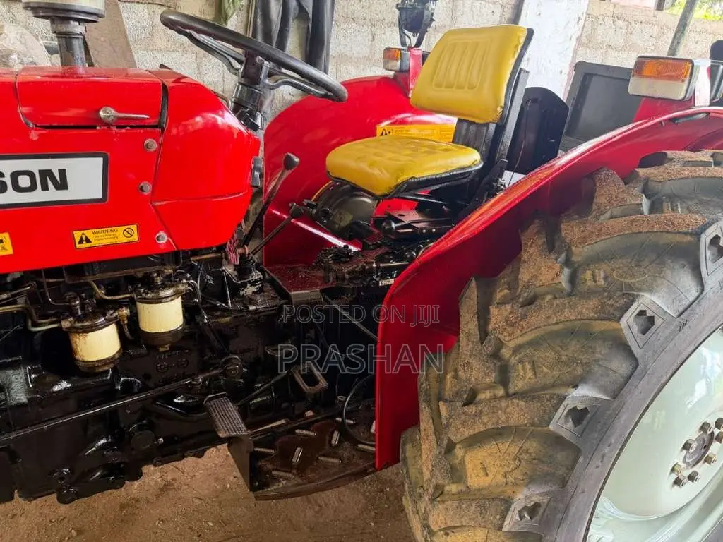 Massey-Ferguson 240 2006 Tractor (Used)
