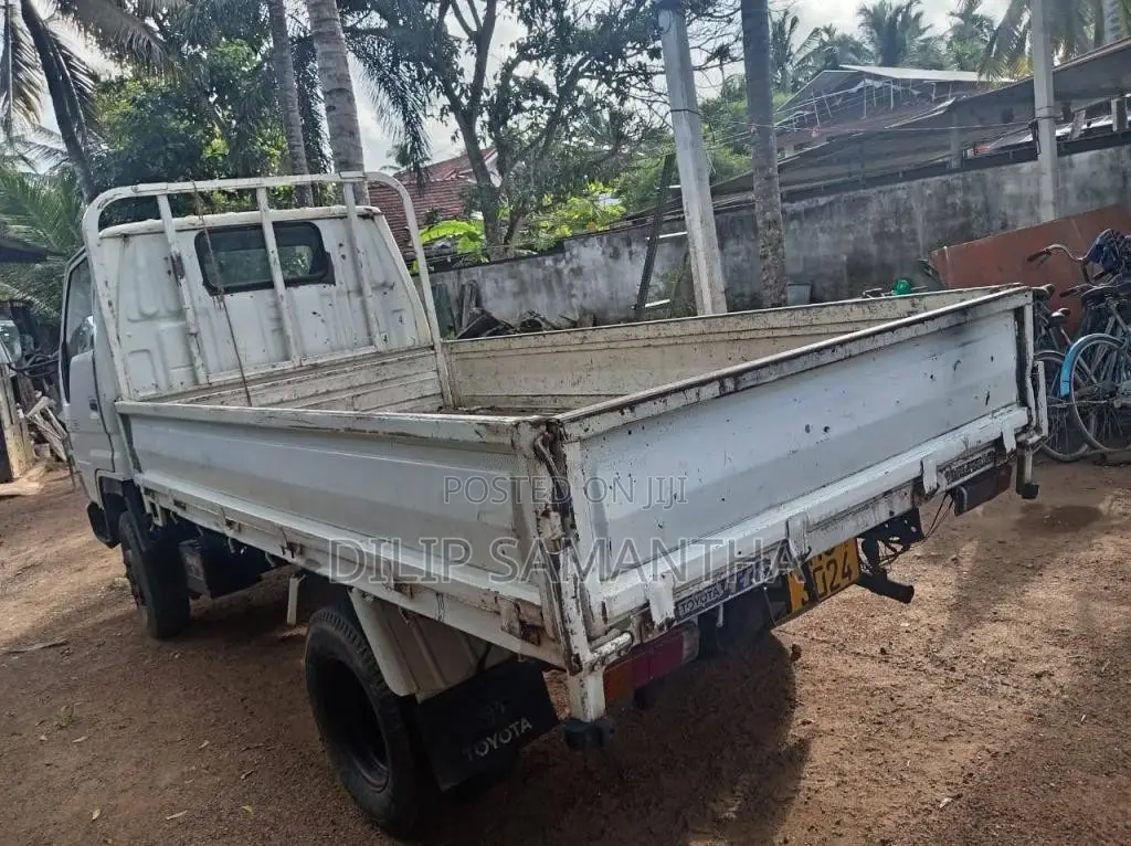 Toyota Dyna 1998 Lorry (Used)