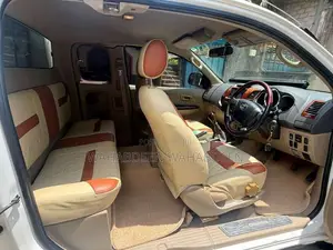 Toyota Hilux 2010 Pickup (Used)