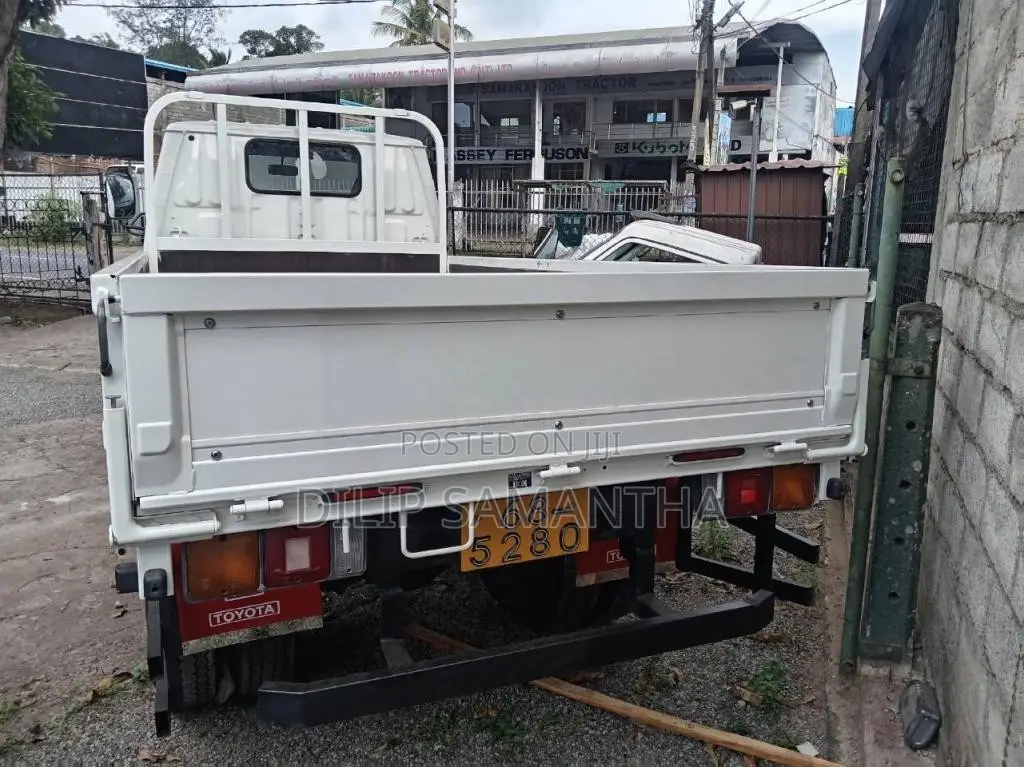 Toyota Dyna 1993 Lorry (Used)