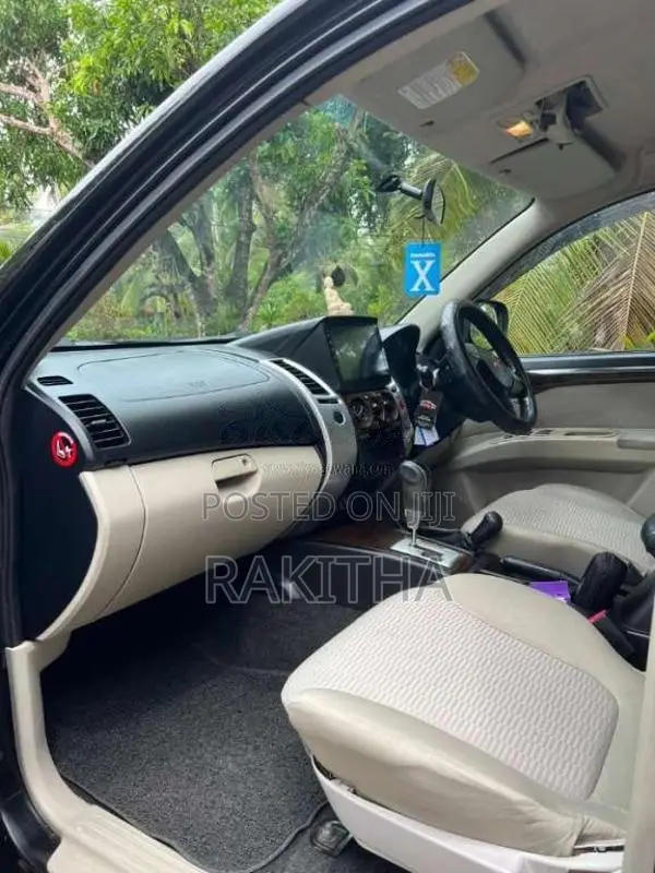 Mitsubishi Montero Sport 2011 SUV (Used)