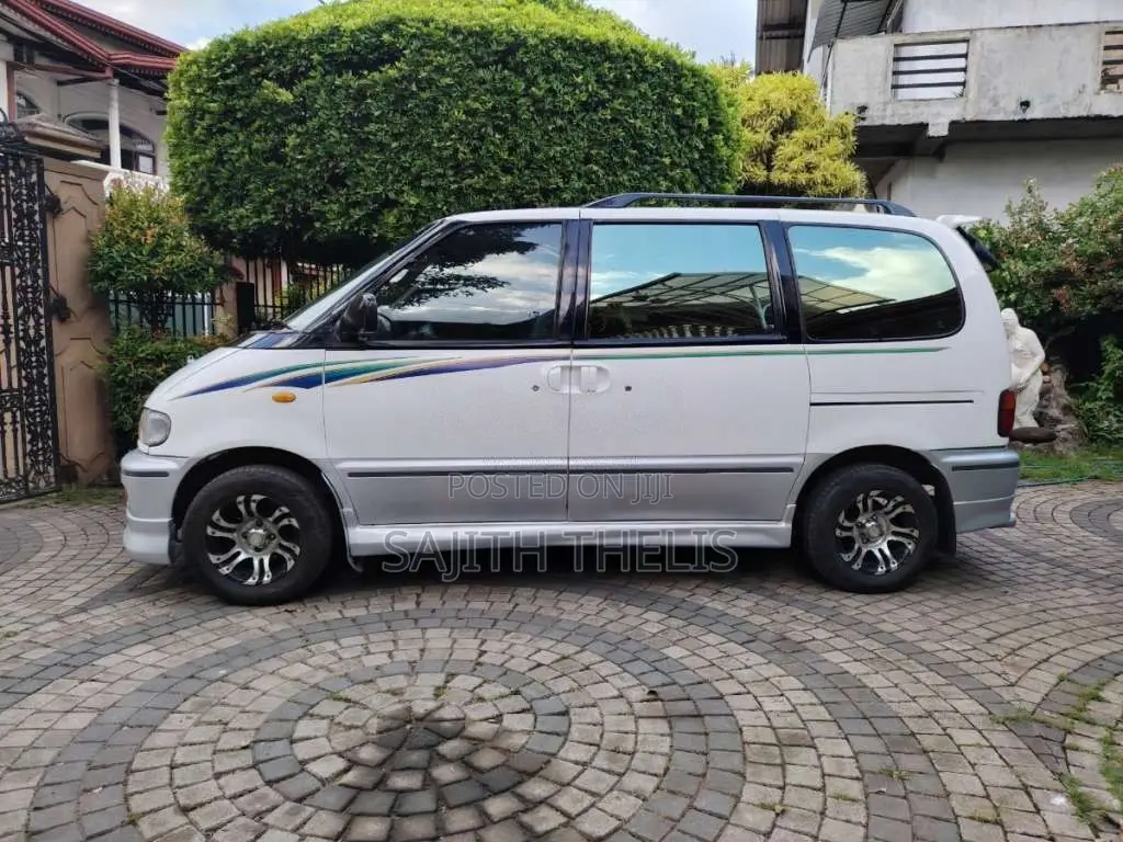 Nissan Serena 1998 Van (Used)