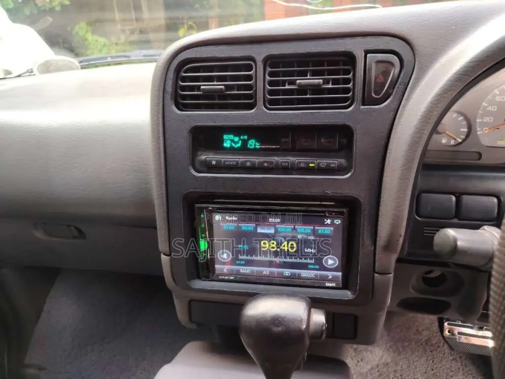 Nissan Serena 1998 Van (Used)