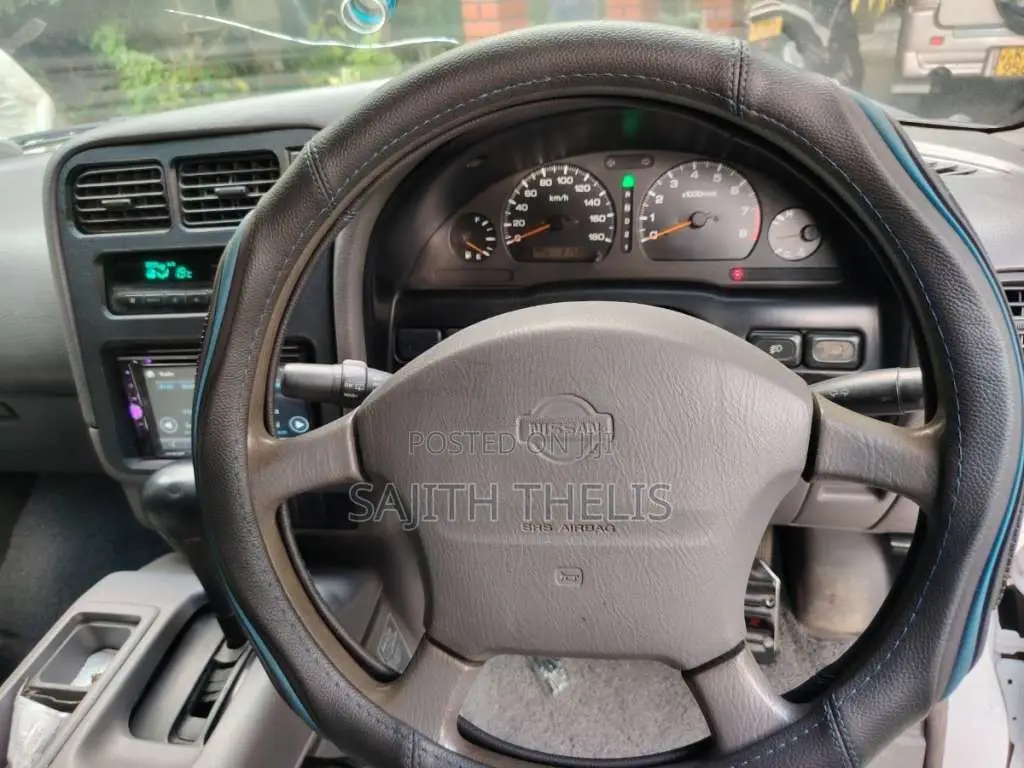 Nissan Serena 1998 Van (Used)