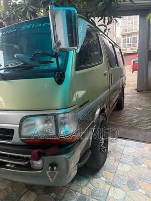 Toyota Dolphin 1994 Van (Used)