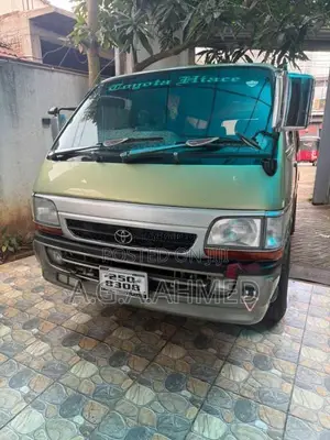 Toyota Dolphin 1994 Van (Used)