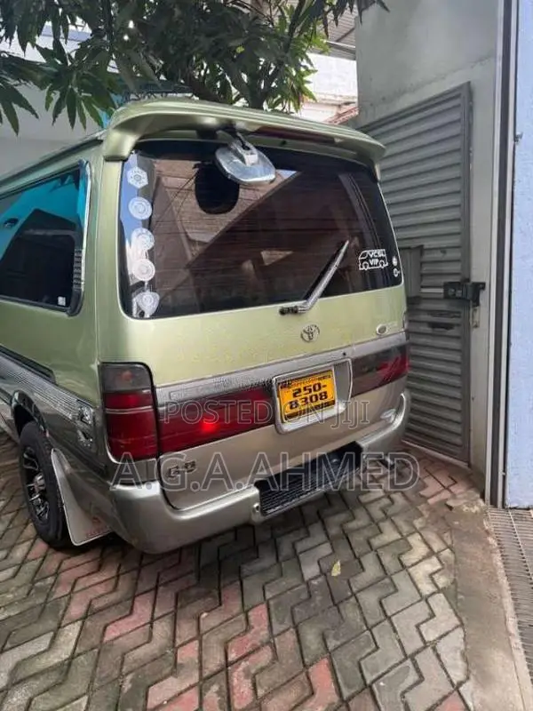 Toyota Dolphin 1994 Van (Used)