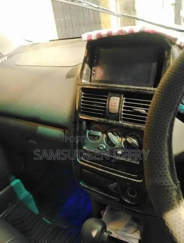 Kia Carens 2000 SUV (Used)