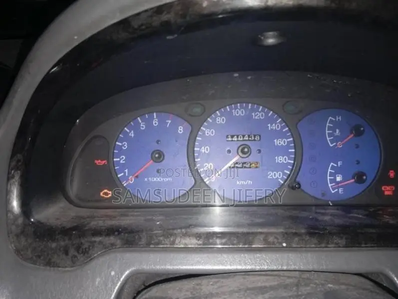 Kia Carens 2000 SUV (Used)