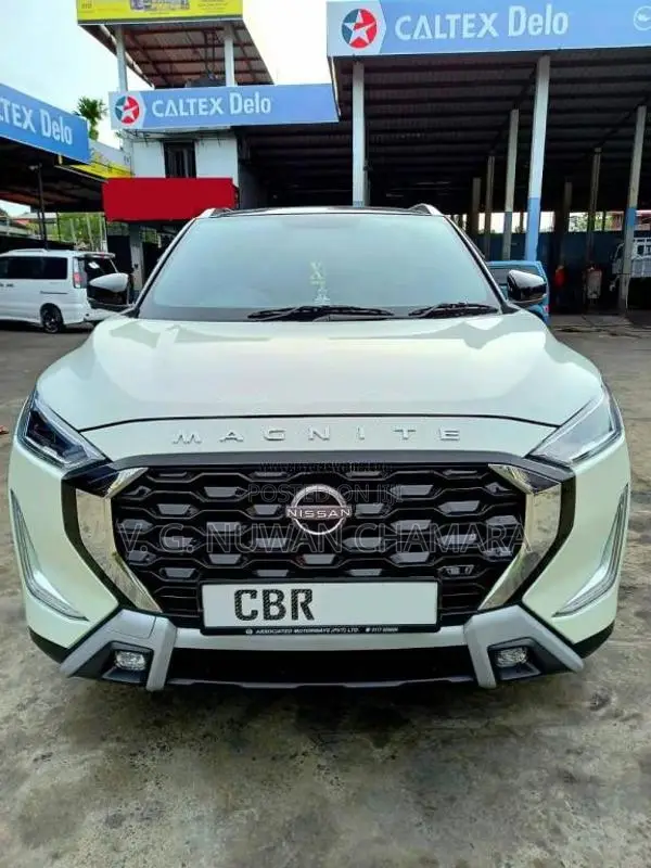 Nissan Magnite TEKNA PLUS EZ-SHIFT 2025 SUV (Used)