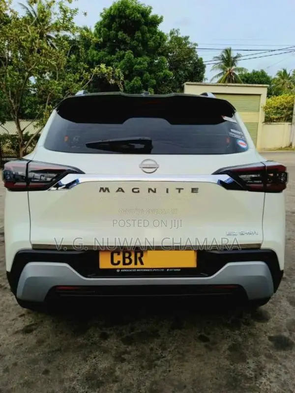 Nissan Magnite TEKNA PLUS EZ-SHIFT 2025 SUV (Used)