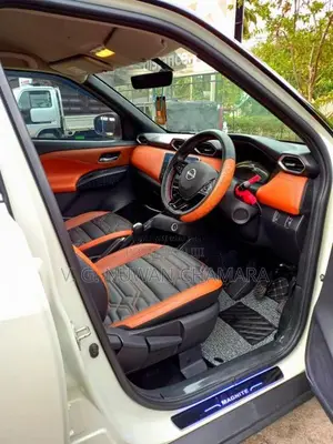 Nissan Magnite TEKNA PLUS EZ-SHIFT 2025 SUV (Used)