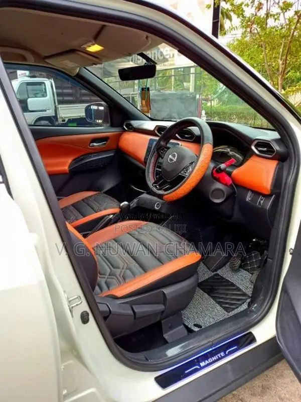 Nissan Magnite TEKNA PLUS EZ-SHIFT 2025 SUV (Used)