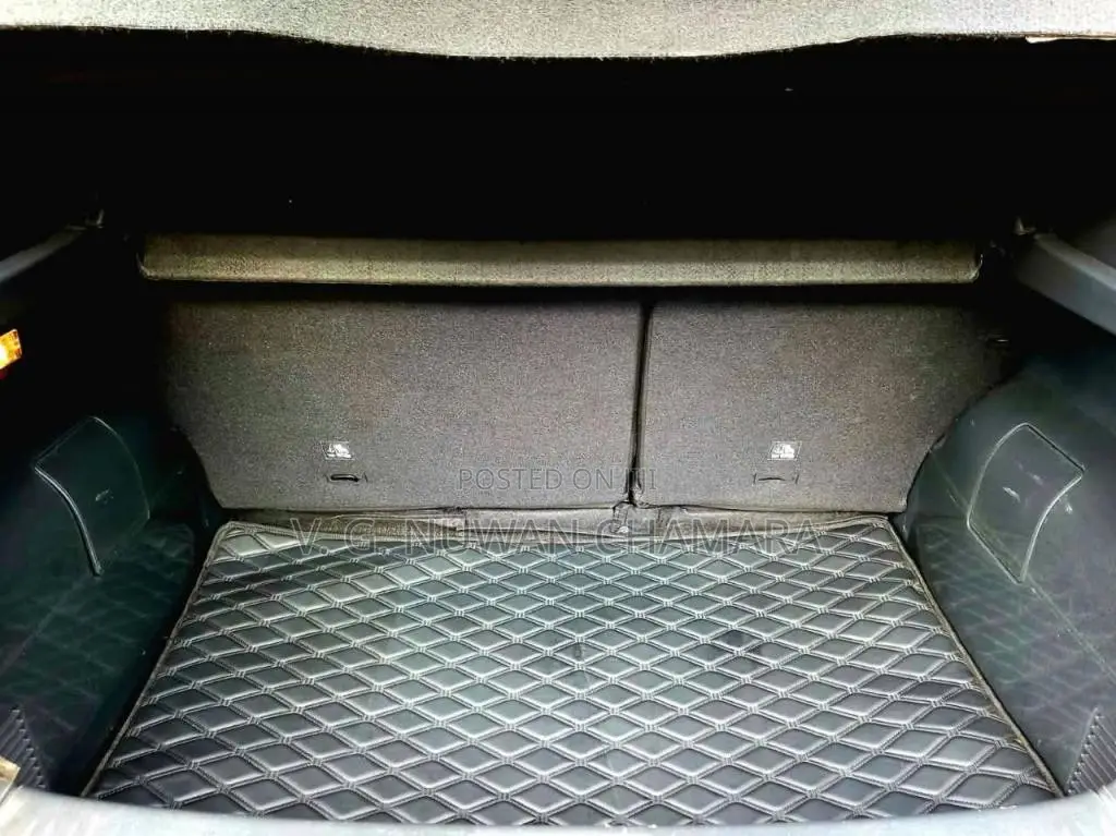 Nissan Magnite TEKNA PLUS EZ-SHIFT 2025 SUV (Used)