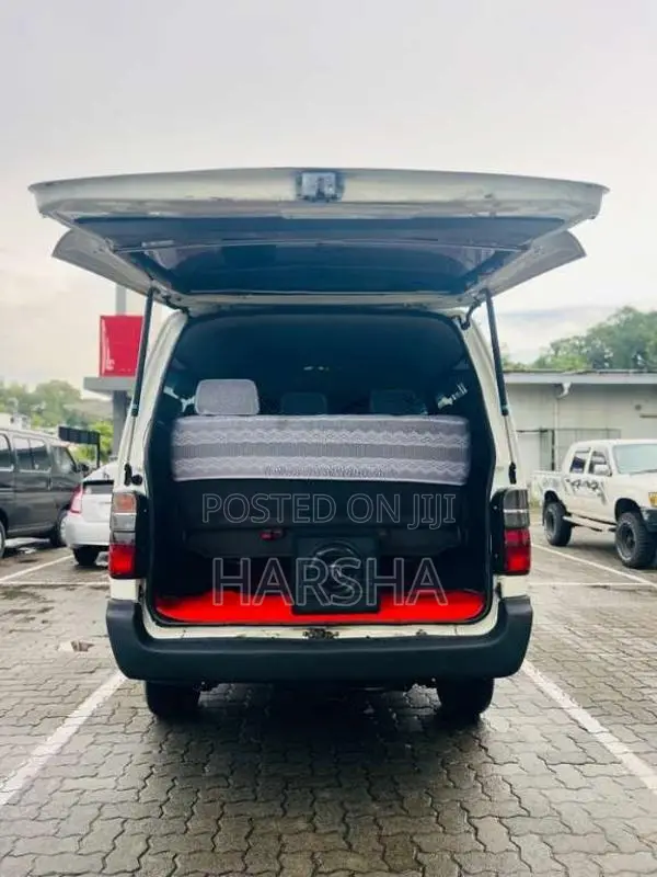 Toyota Dolphin 172 1999 Van (Used)