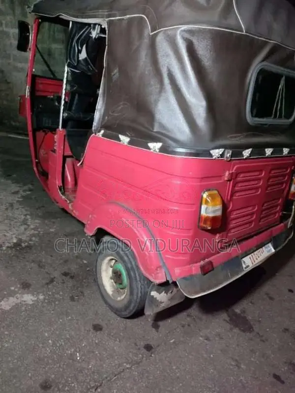 Bajaj 4 Stroke 2011 Three Wheel (Used)