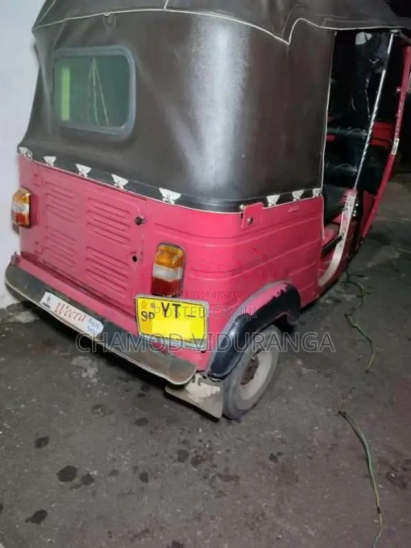 Bajaj 4 Stroke 2011 Three Wheel (Used)