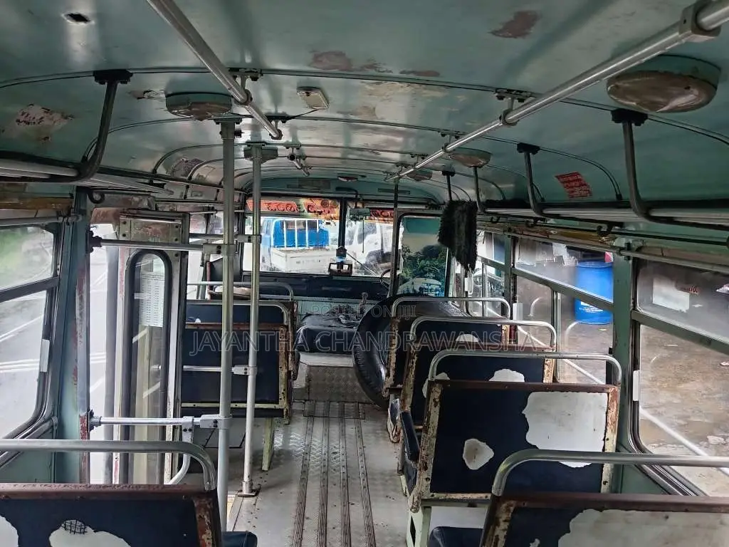 Tata 909 1990 Bus (Used)