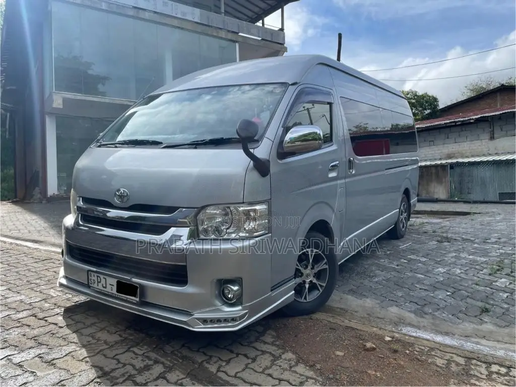 Toyota KDH 2015 Van (Used)