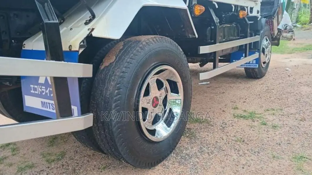 Mitsubishi Canter 1997 Lorry (Used)