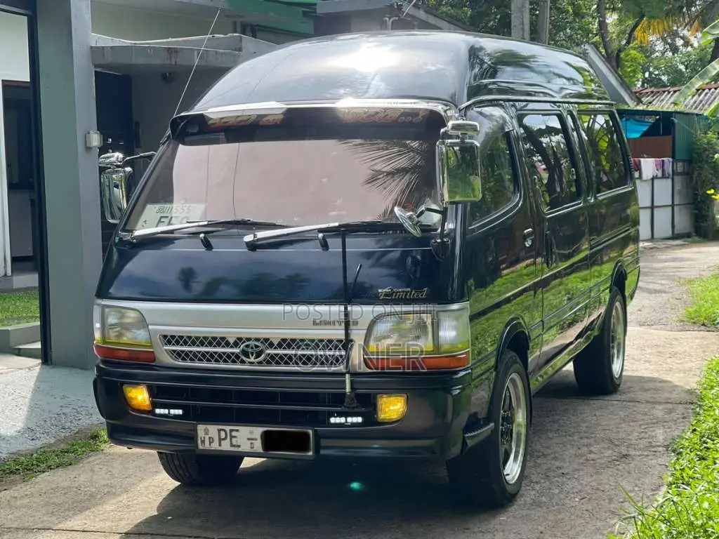 Toyota Dolphin Super Long 2002 Van (Used)