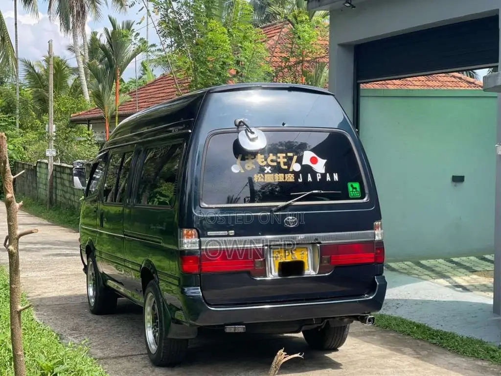 Toyota Dolphin Super Long 2002 Van (Used)