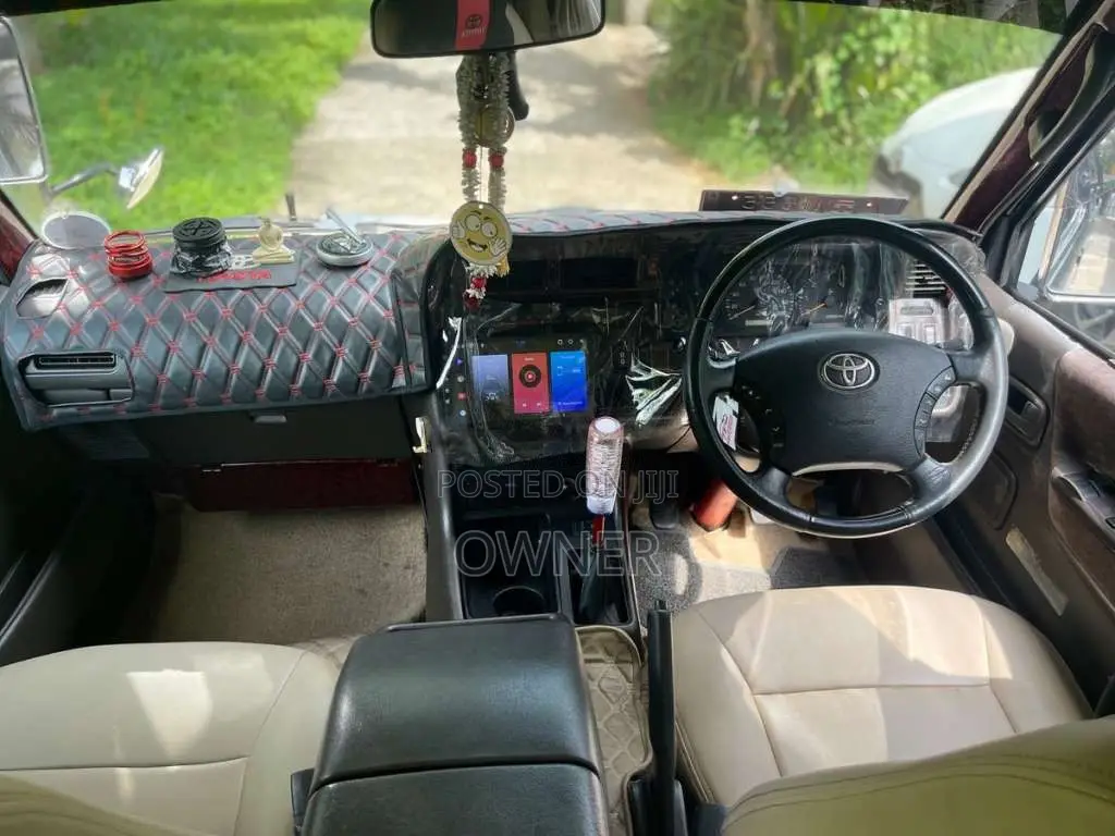 Toyota Dolphin Super Long 2002 Van (Used)