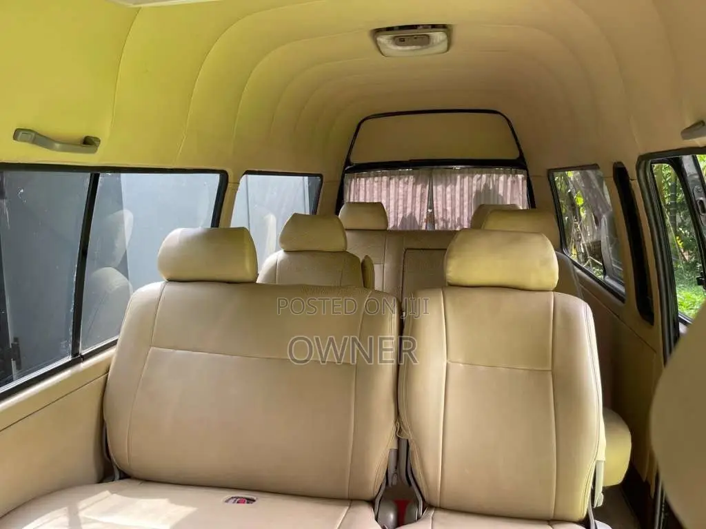 Toyota Dolphin Super Long 2002 Van (Used)