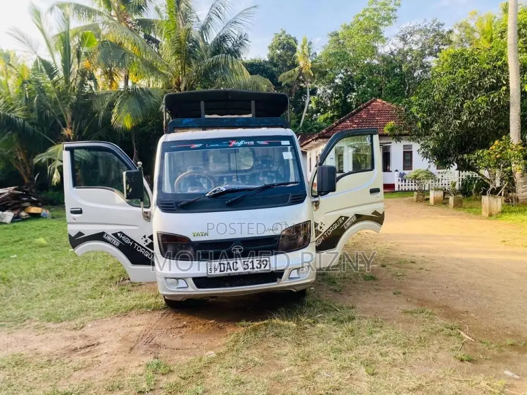 Tata Dimo Batta 2015 Lorry (Used)