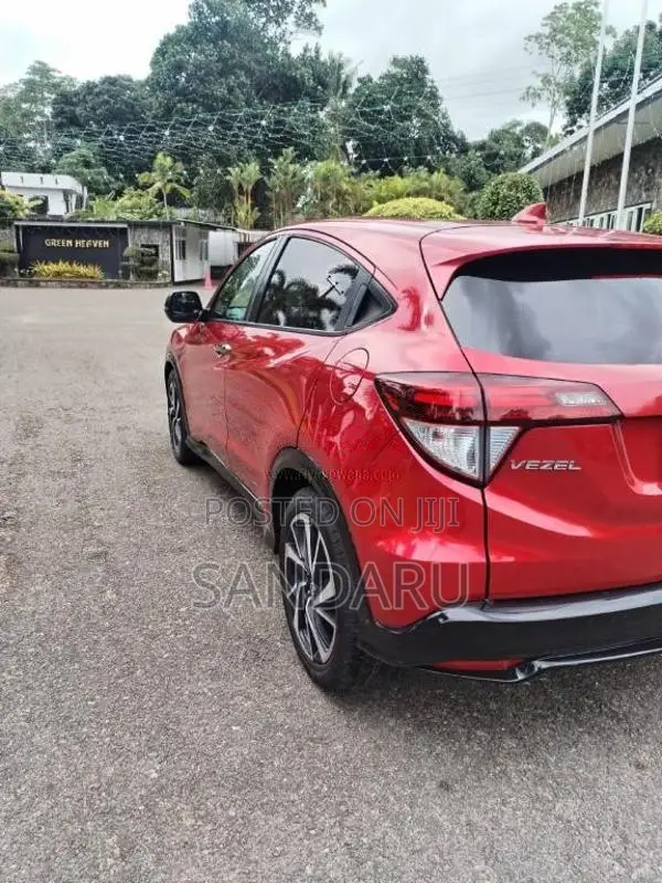 Honda Vezel Rs 2018 SUV (Used)