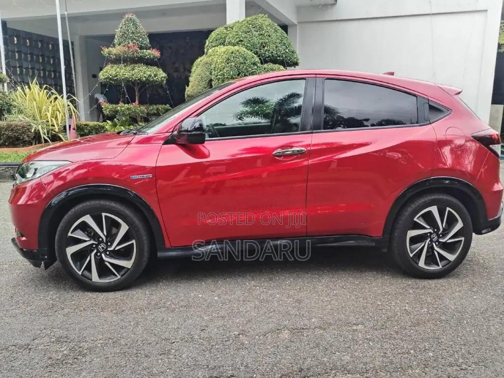 Honda Vezel Rs 2018 SUV (Used)