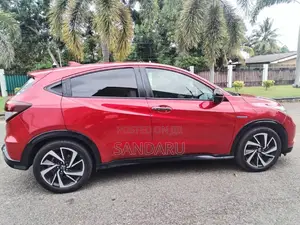 Honda Vezel Rs 2018 SUV (Used)