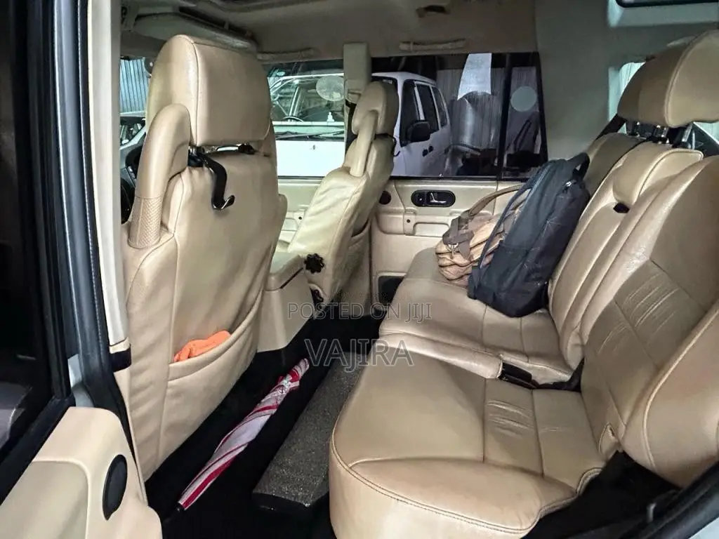 Land-Rover Discovery 2 2004 SUV (Used)