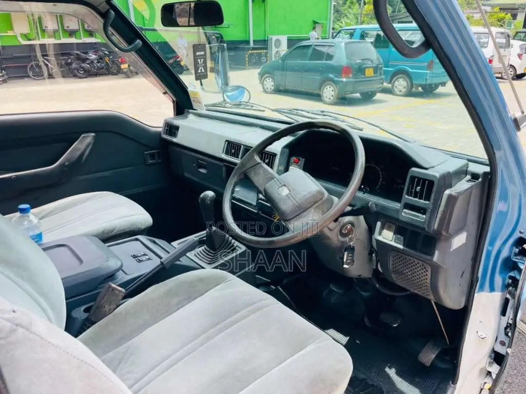 Mitsubishi Delica 1990 Van (Used)