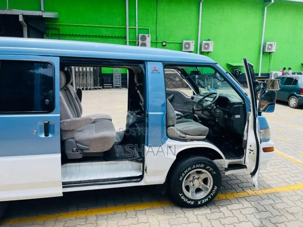 Mitsubishi Delica 1990 Van (Used)