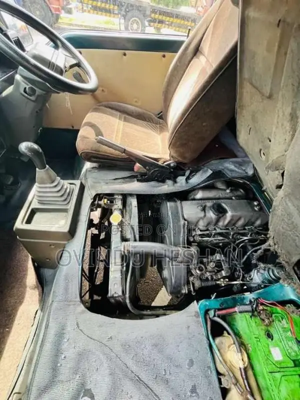 Mitsubishi Po15 1994 Van (Used)