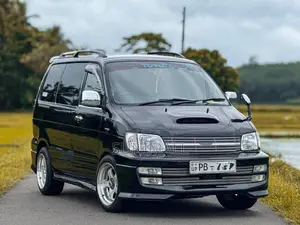 Toyota NOAH KR42 2003 Van (Used)