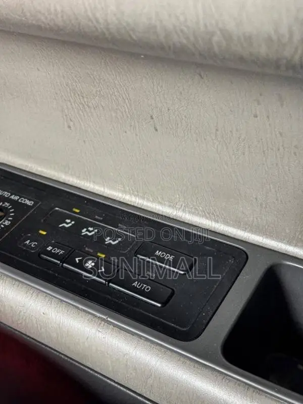 Toyota NOAH KR42 2003 Van (Used)