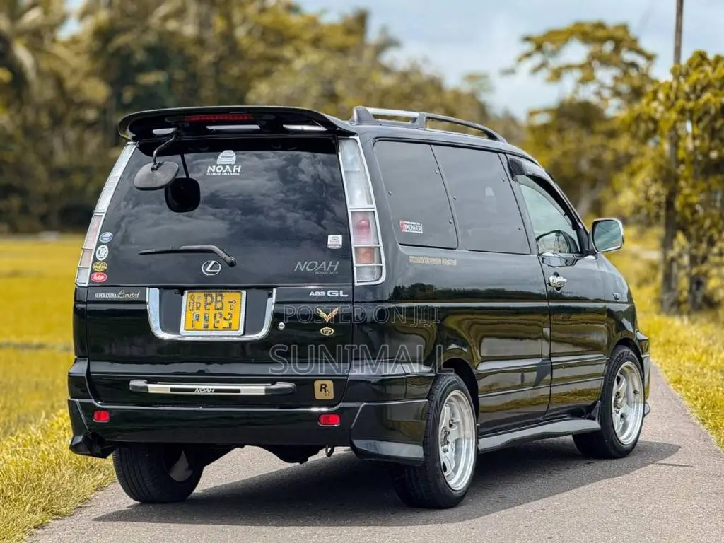 Toyota NOAH KR42 2003 Van (Used)