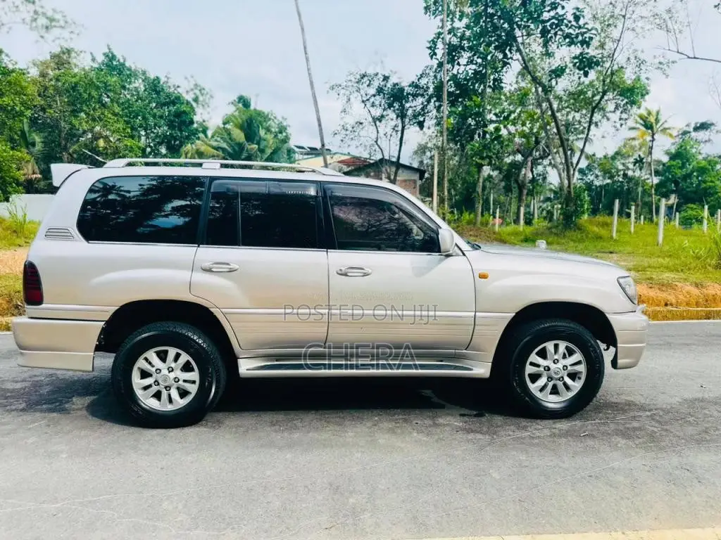Toyota Lexus V8 2003 SUV (Used)