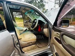 Toyota Lexus V8 2003 SUV (Used)