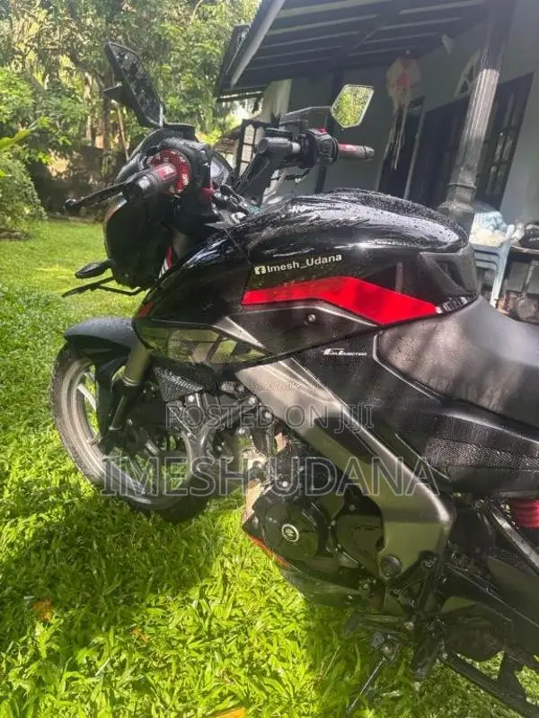 Bajaj Pulsar NS200 2025 Motorbike (Used)